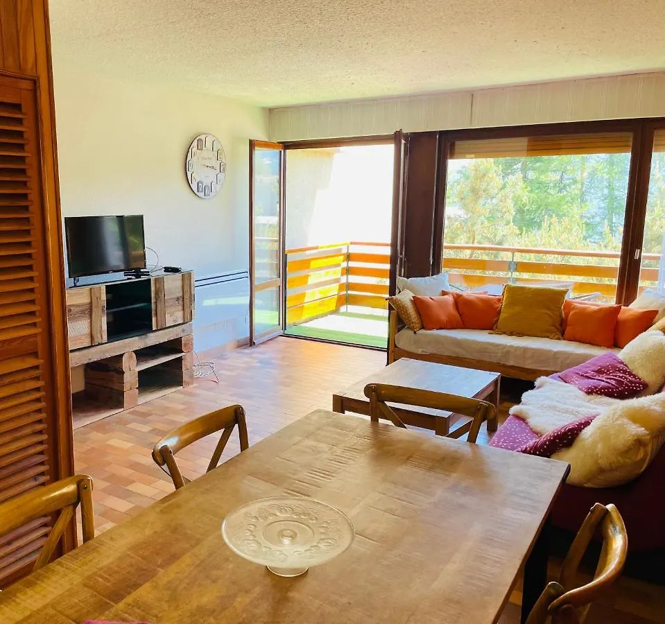 Appartement Rdc 48m2 avec terrasse Proche Centre Station à Orcières