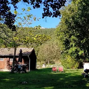 https://les-divines-cascades.midi-pyreneeshotels.com